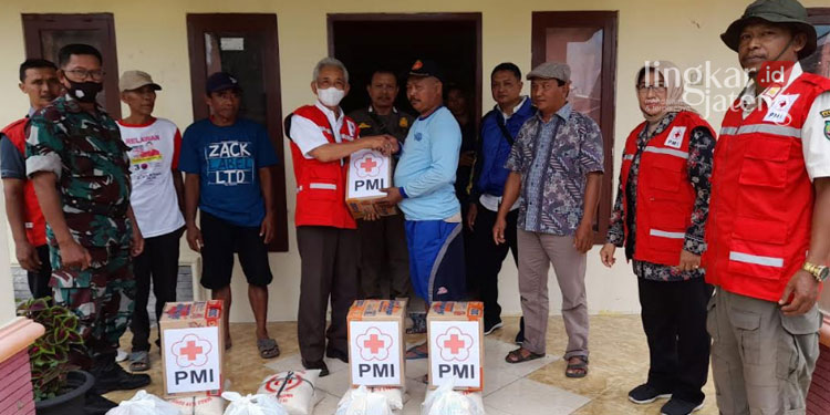 PMI Blora Gelontorkan Bantuan untuk Korban Puting Beliung di Kunduran