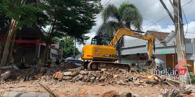Taman Menara Kudus Mulai Dibongkar, PKL Direlokasi ke Terminal Wisata Bakalan Krapyak