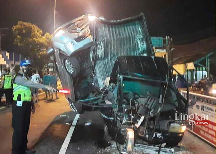 6 Kendaraan Terlibat Kecelakaan Beruntun di Magelang, Satu Orang Alami Luka-Luka